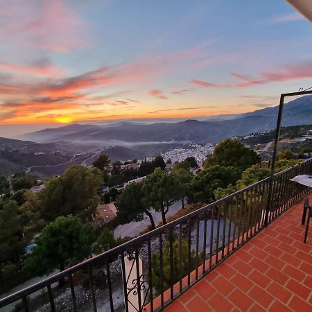 Lovely 2 Bed Apartment With Stunning Views & Pool Cómpeta Zewnętrze zdjęcie